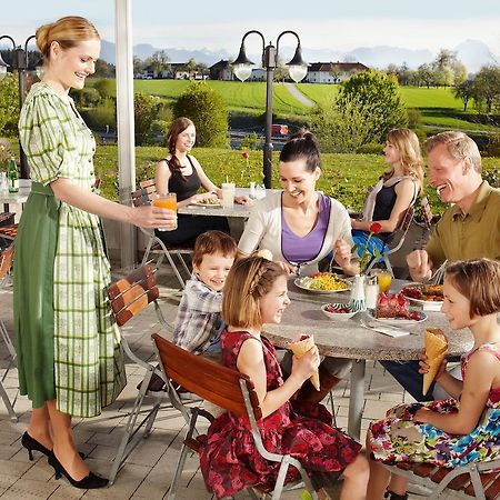 Hotel Landzeit Restaurant Voralpenkreuz Sattledt Esterno foto