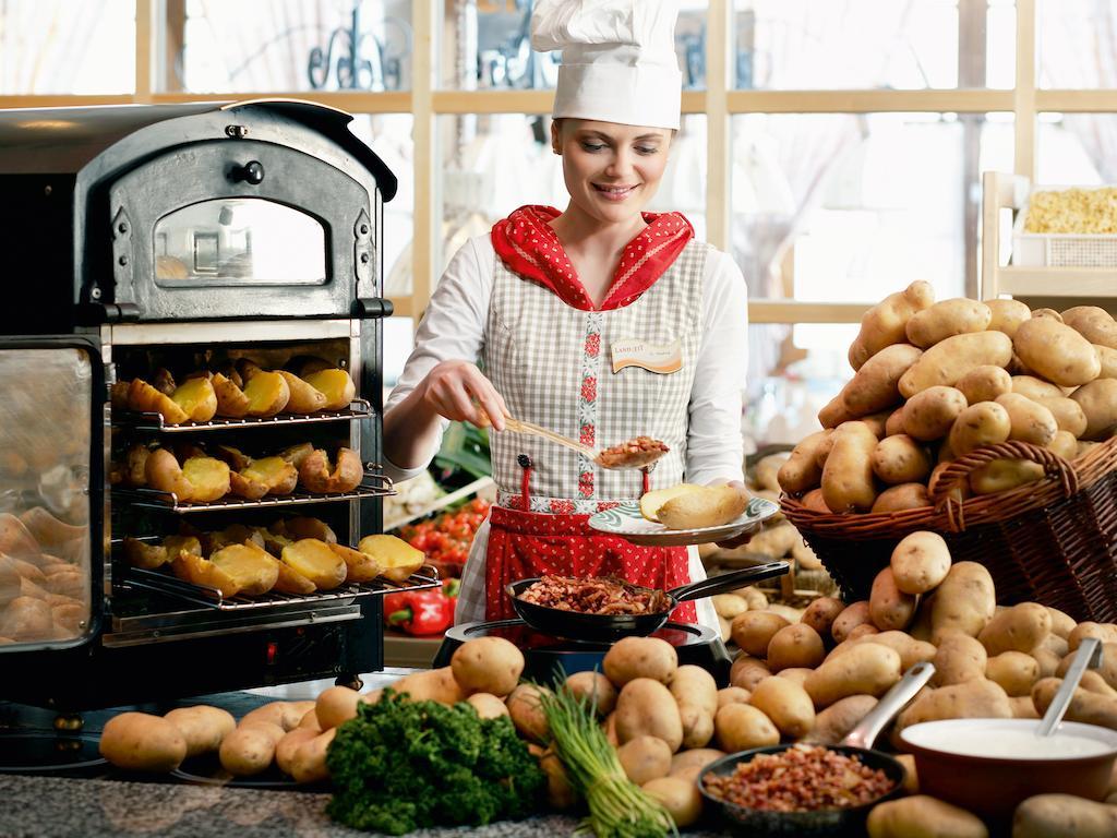 Hotel Landzeit Restaurant Voralpenkreuz Sattledt Esterno foto
